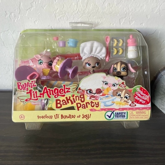 Bratz Lil Angels Baking Party Set - Picture 1 of 5